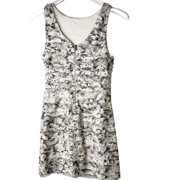 Alice + Olivia Black White Bandage Tape Dress Size 2 - Picture 4 of 11